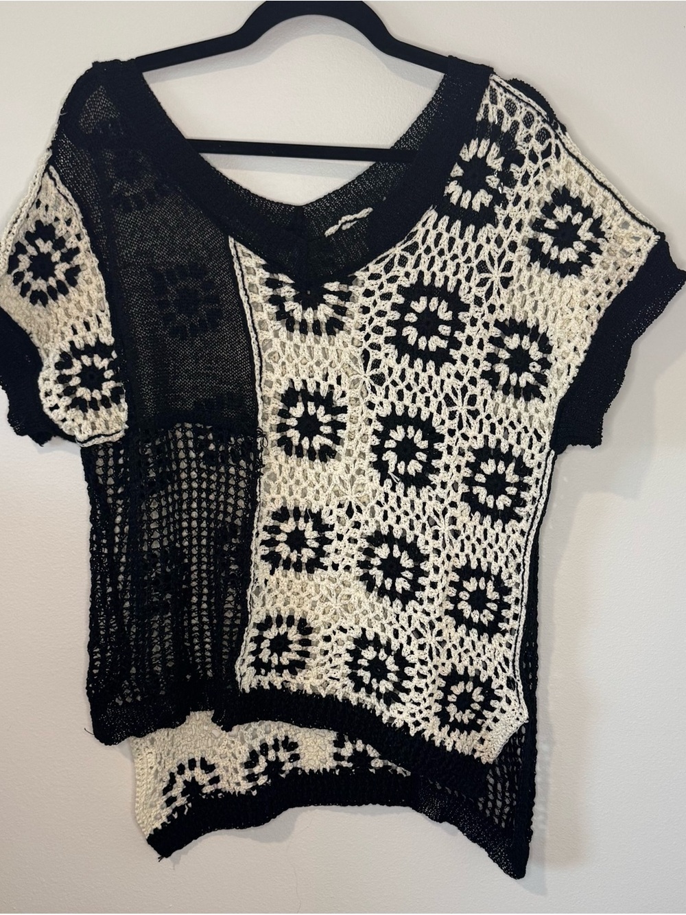 POL Black & Ivory Crochet Granny Square Boho Sweater Top Size Large Open Knit